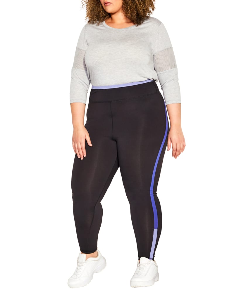 Front of a model wearing a size 18 LEGGING SPLICE PANEL in Black by Aveleisure. | dia_product_style_image_id:298464